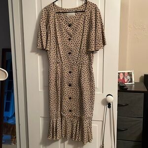 Flutter sleeve dress